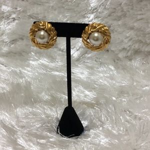 Brand New Vintage Napier imitation pearl earrings